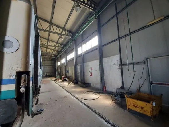 #8064 Capannone industriale con area esterna