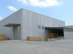 #23522 Capannone industriale con terreni