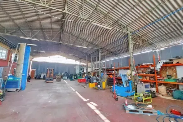#19502 Capannone industriale con uffici e area di pertinenza