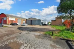 #19502 Capannone industriale con uffici e area di pertinenza
