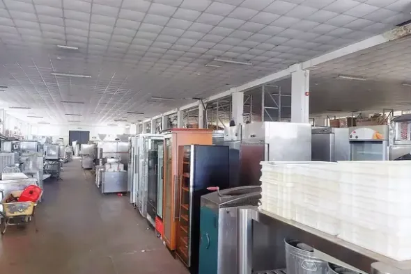 #19502 Capannone industriale con uffici e area di pertinenza