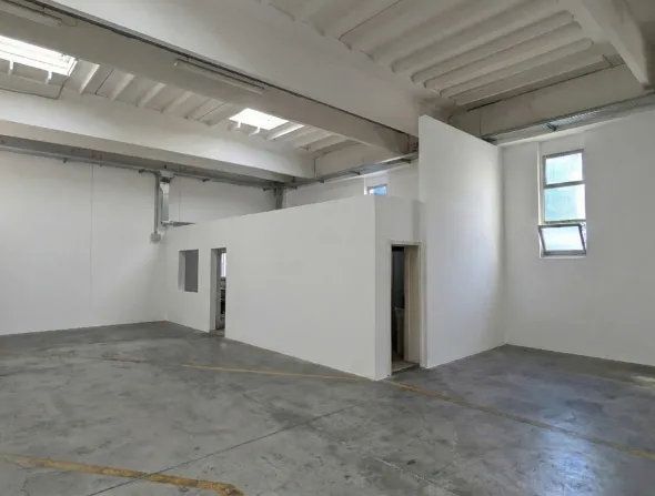Capannone industriale 840mq in vendita – PU