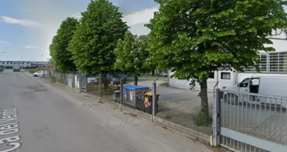 Capannoni industriali in zona strategica.