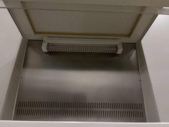 CAPPA A FLUSSO LAMINARE VERTICALE (COD. LAB-CAP-31)