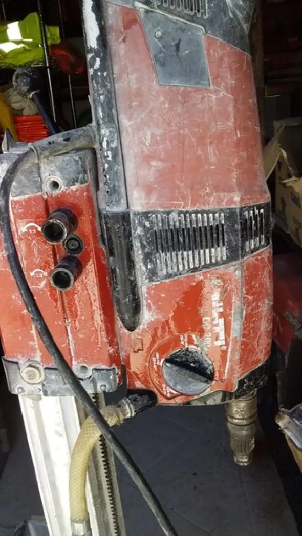 19#8421 Carotatrice Hilti DD200