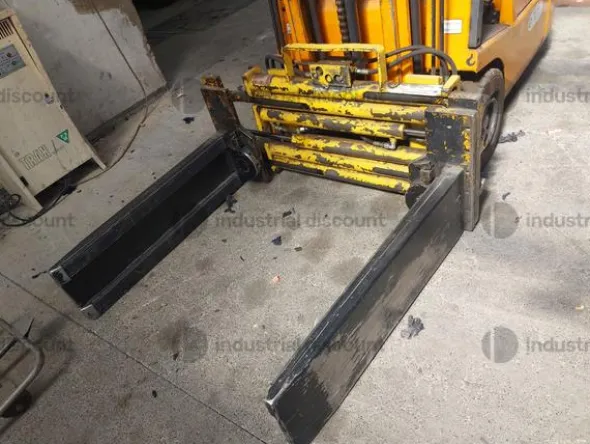 7#9351 Carrelli elevatori
