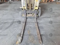 7#9649 Carrelli elevatori Clark e Om