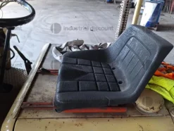 7#9649 Carrelli elevatori Clark e Om