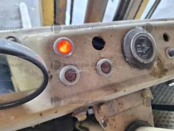 7#9649 Carrelli elevatori Clark e Om