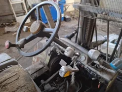 7#9649 Carrelli elevatori Clark e Om