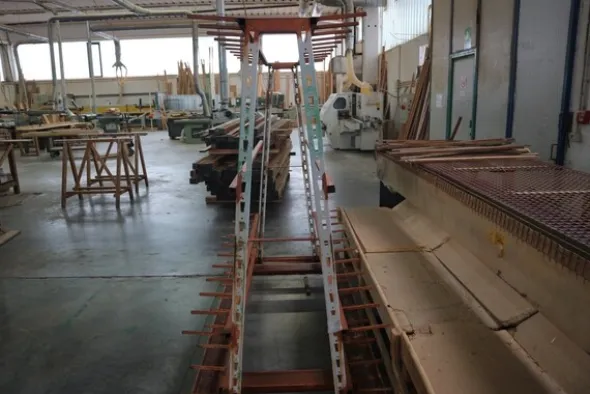 5#5547 Carrelli in ferro e tubi per impianto aspirazione