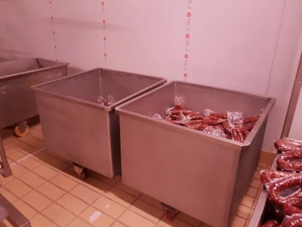 2#4631 Carrelli porta salumi