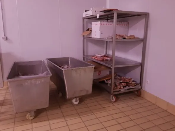 2#4631 Carrelli porta salumi