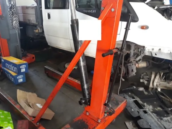 12#4797 Carrello con ganci e ruote da autofficina Omcn