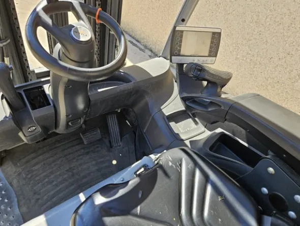 5#8563 Carrello elettrico STILL