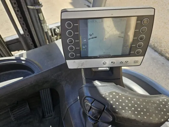 5#8563 Carrello elettrico STILL