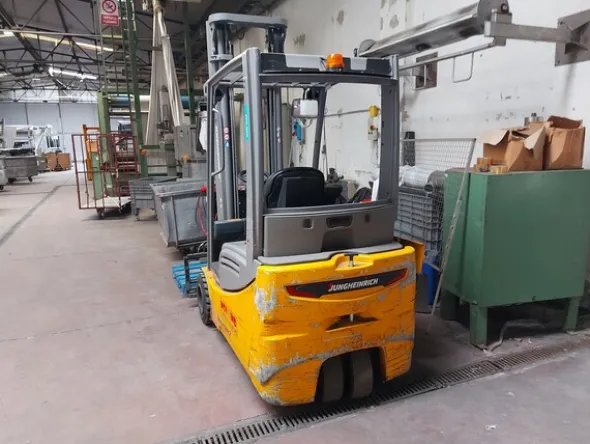 27#7909 Carrello elevatore