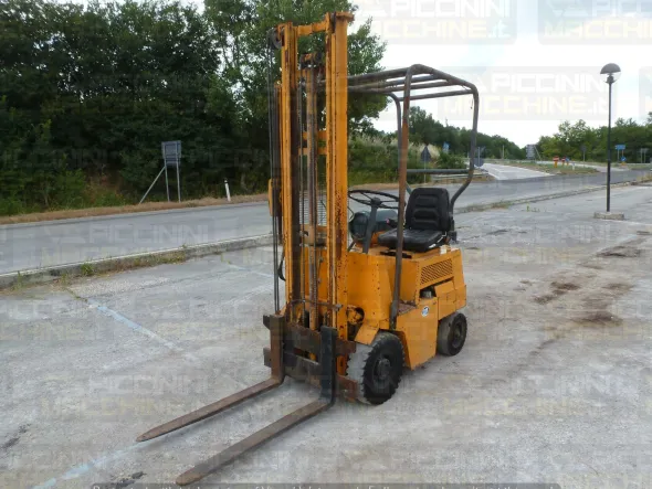 Carrello elevatore a gas OM BM10