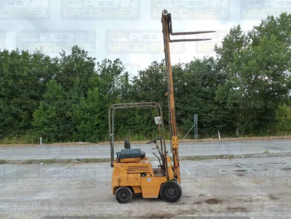 Carrello elevatore a gas OM BM10
