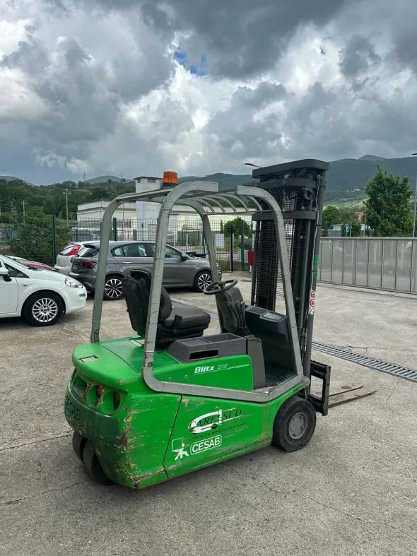 Carrello elevatore Cesab Modello Blitz 315
