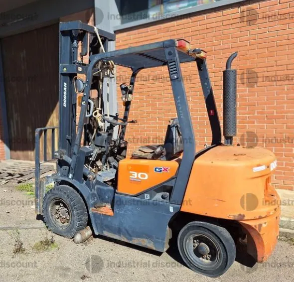 22#10019 Carrello elevatore Doosan