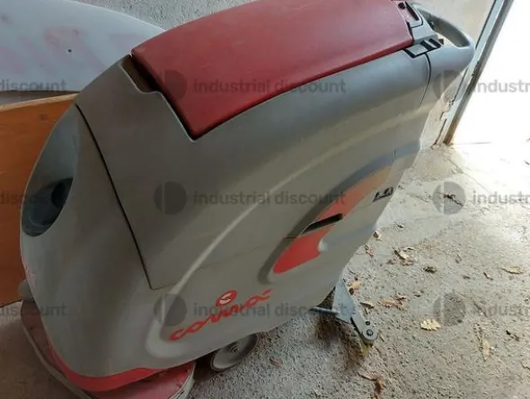 3#9118 Carrello elevatore e lavapavimenti