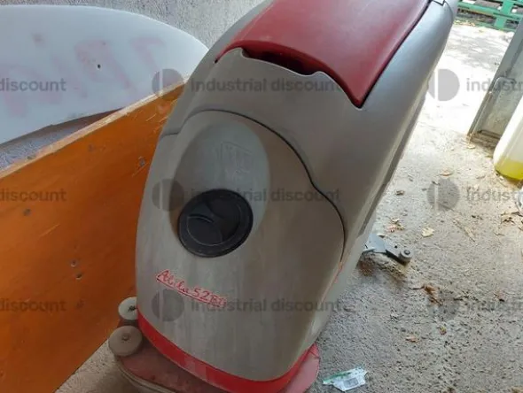 3#9118 Carrello elevatore e lavapavimenti