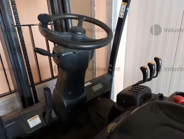 3#9118 Carrello elevatore e lavapavimenti