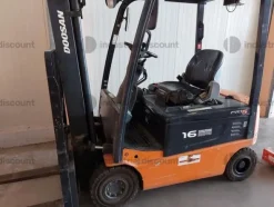 3#9118 Carrello elevatore e lavapavimenti