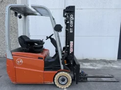 Carrello elevatore elettrico 3 ruote BT Cesab C3 E160