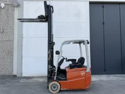 Carrello elevatore elettrico 3 ruote BT Cesab C3 E160