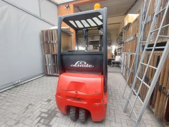 58#8449 Carrello elevatore elettrico Linde