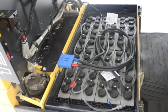 CARRELLO ELEVATORE ELETTRICO