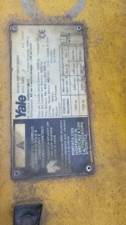 CARRELLO ELEVATORE ELETTRICO YALE 15 QL. USATO