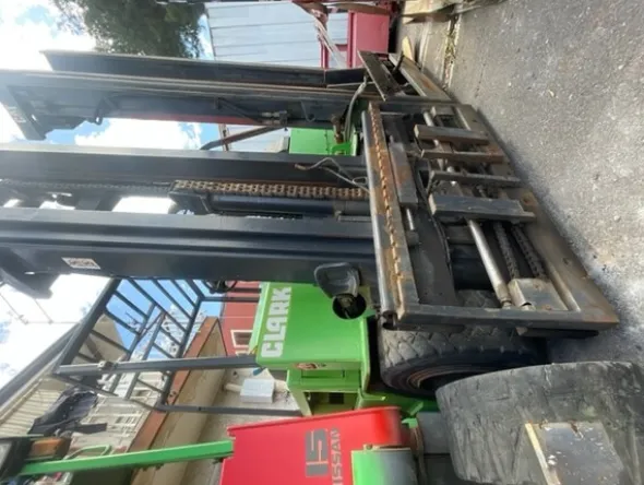 4#7733 Carrello elevatore elettrico Triplex Clark