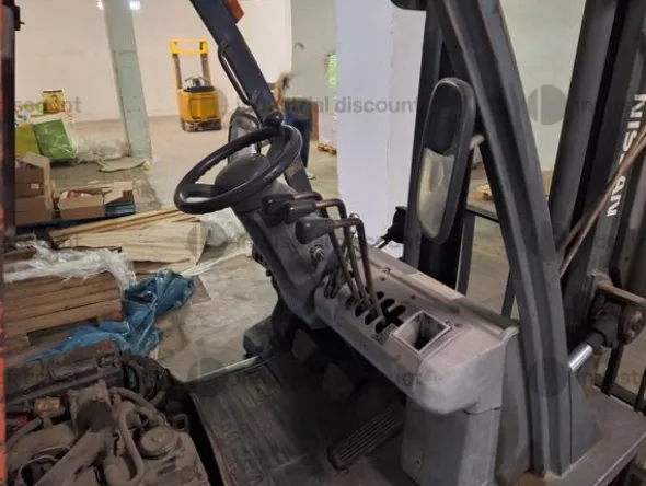 12#9825 Carrello elevatore Nissan