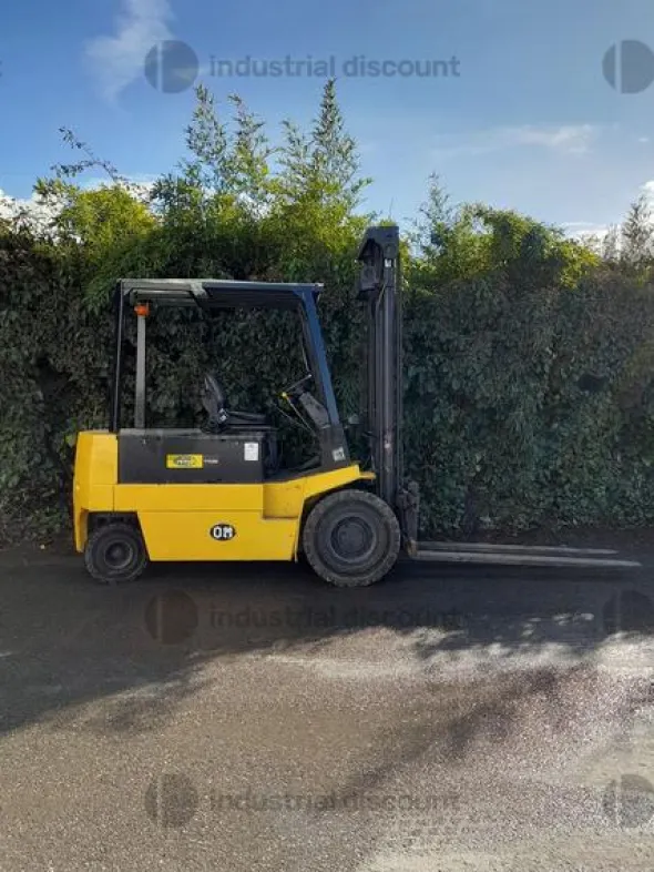 2#9140 Carrello elevatore OM E50N