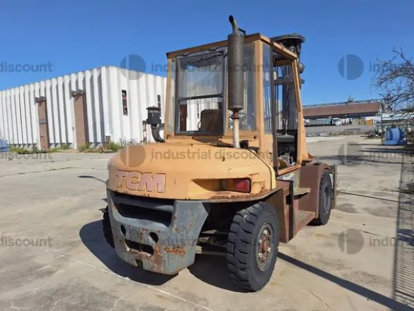 7#10019 Carrello Elevatore TCM 70