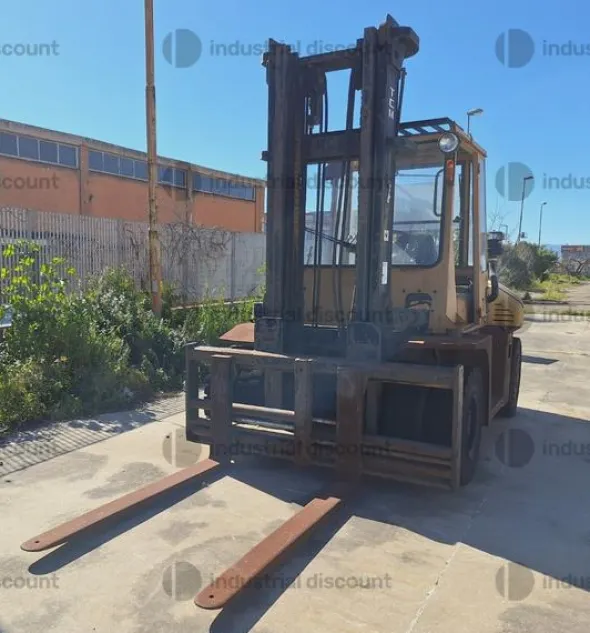 7#10019 Carrello Elevatore TCM 70