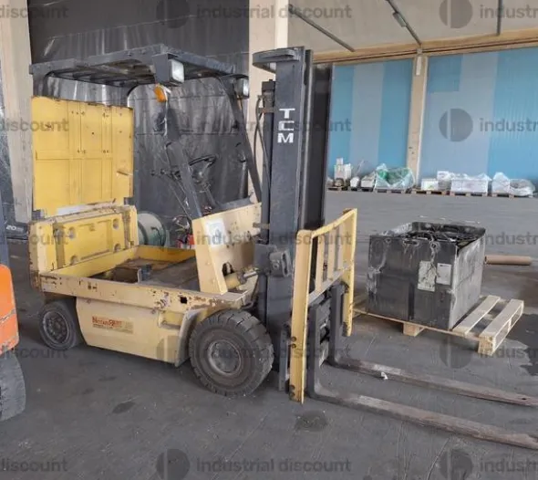 23#10019 Carrello elevatore TCM