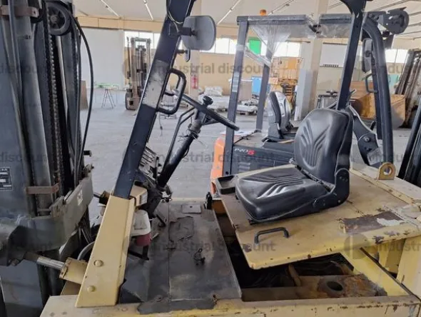 23#10019 Carrello elevatore TCM