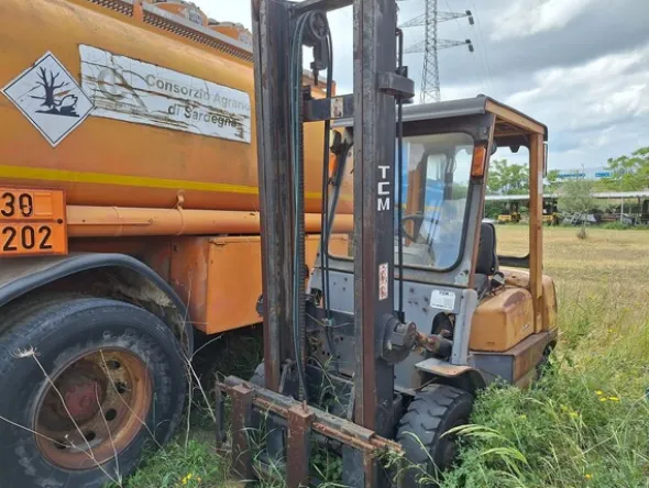 28#8350 CARRELLO ELEVATORE TCM FD
