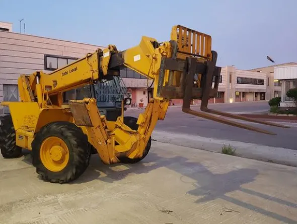 10#4630 Carrello telescopico JCB 530-120
