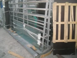30#6304 Cavalletti porta vetro e vetri vari