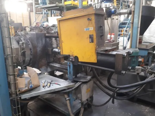 CDM USED SCREENCHANGER 300 mm.
