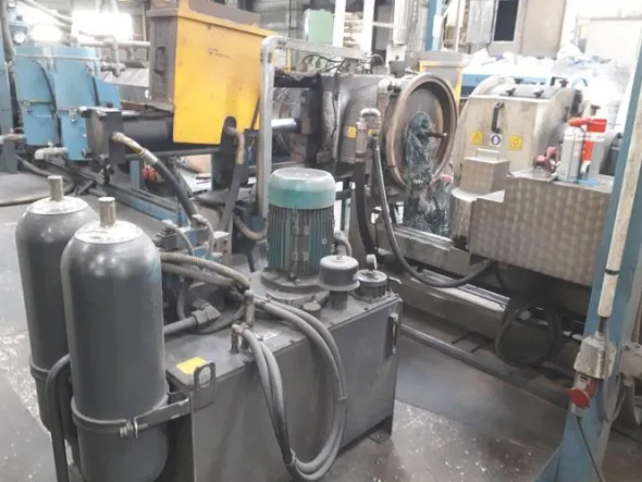 CDM USED SCREENCHANGER 300 mm.