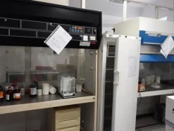 11#3675 Centrifuga Beckman e HPLC Akta basis 10 Amersham