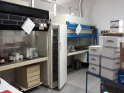 11#3675 Centrifuga Beckman e HPLC Akta basis 10 Amersham
