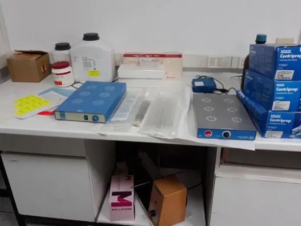 11#3675 Centrifuga Beckman e HPLC Akta basis 10 Amersham