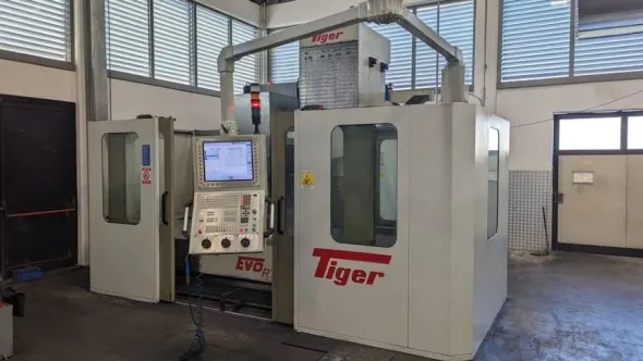Centro di lavoro 5 assi CNC TIGER